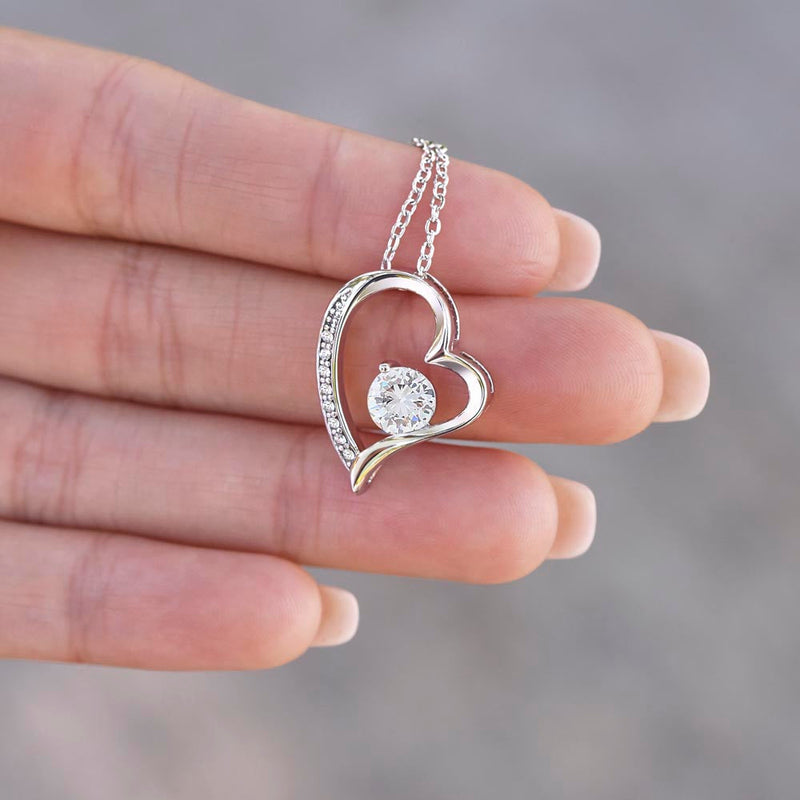 Close-up detail of Sterling Silver Necklace with Rose Box - To My Friend´s Mom showing premium quality craftsmanship