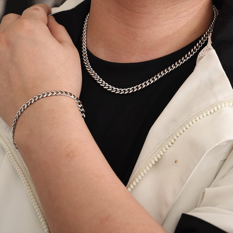 Close-up detail of Beyond Love Cuban Chain Set – To my son showing premium quality craftsmanship