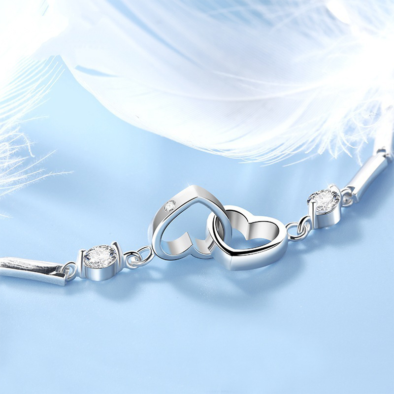 Close-up detail of Mother & Daughter Bracelet - Forever linked showing premium quality craftsmanship